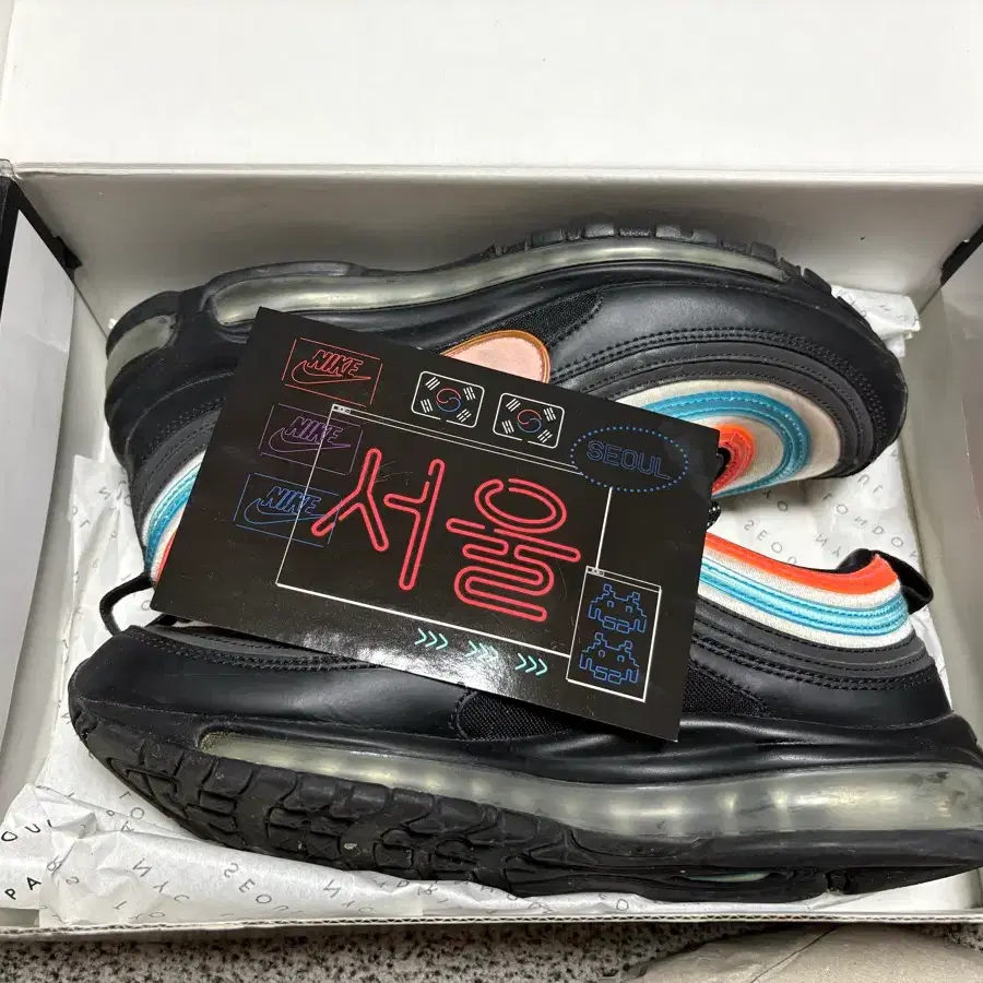 나이키 에어맥스 네온서울