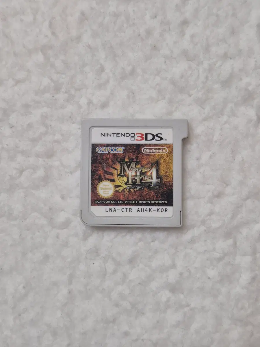 닌텐도 3DS 몬스터헌터 4 게임 타이틀 캡콤 Capcom monster hunter 칩