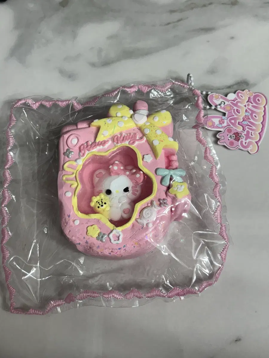 샤오홍슈 키티 헬로키티 폴더폰 휴대폰 핸드폰 핑크 수제 말랑이