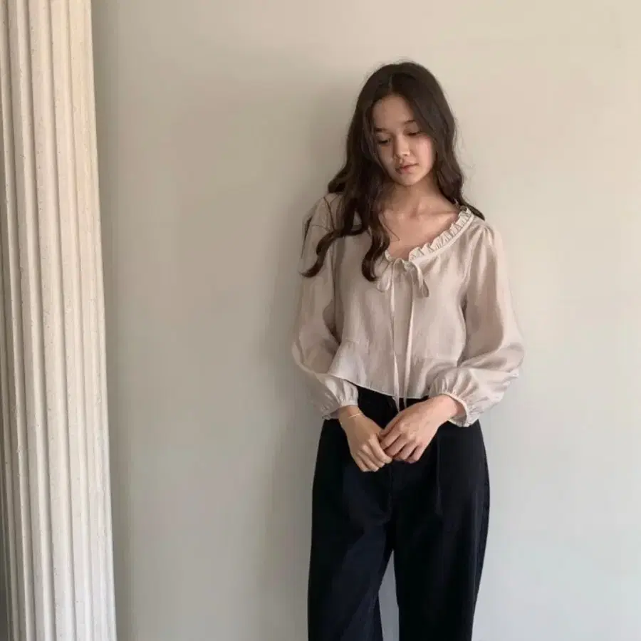 리에뜨 니어 블라우스(베이지)