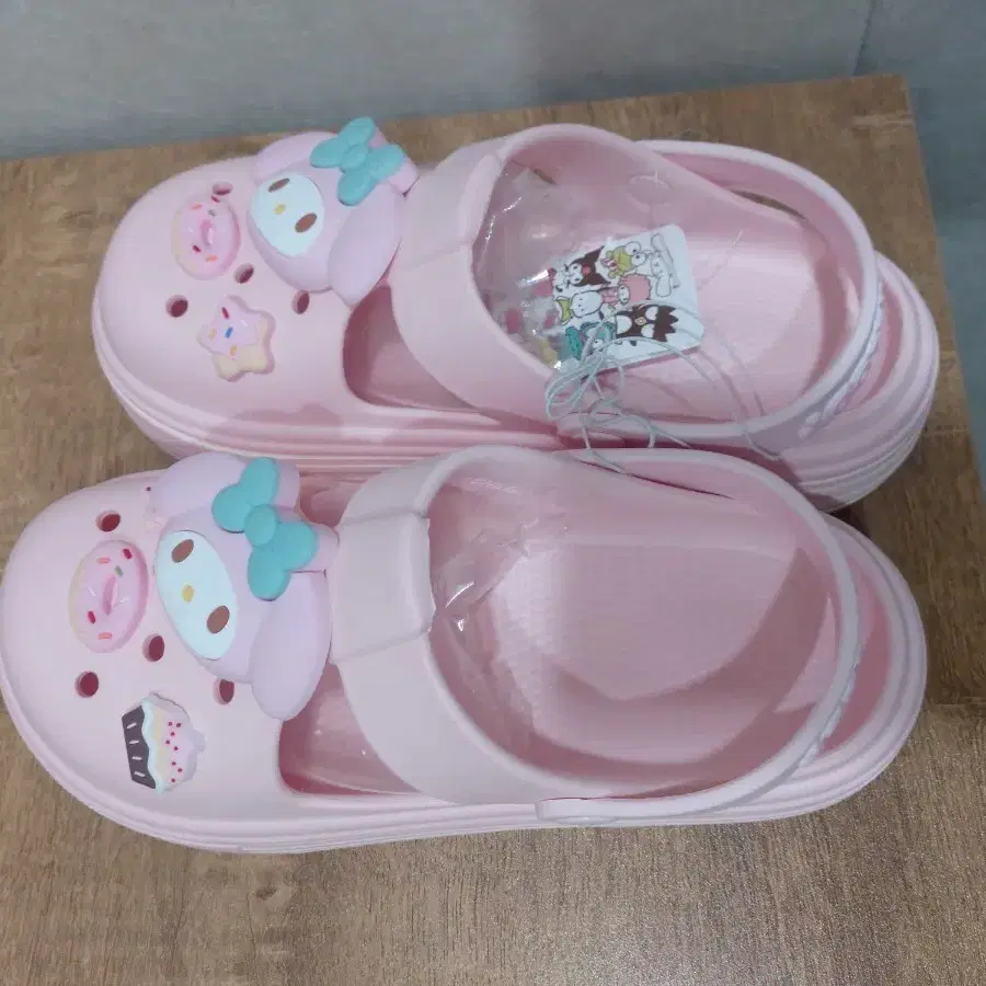 (새상품)마이멜로디 핑크 통굽 샌들 240mm