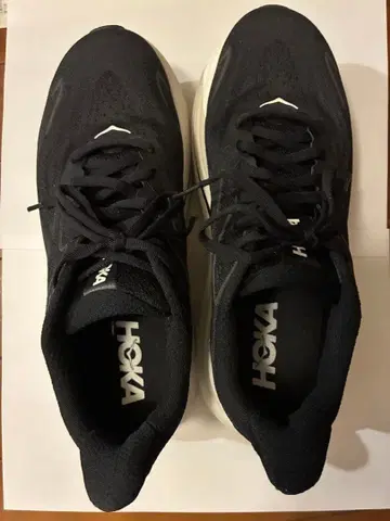 HOKA 러닝화 블랙