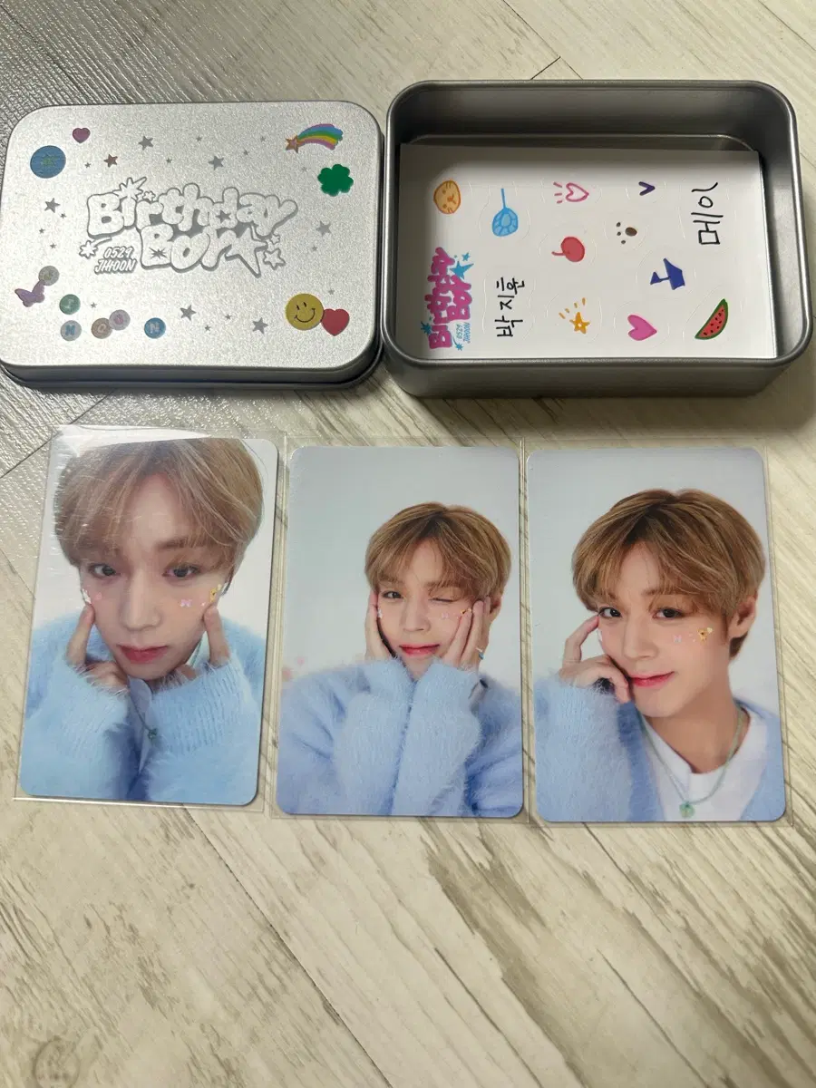 박지훈 2025 Birthday Boy 생일카페 MD 틴케이스 데코 세트 풀구성 포카