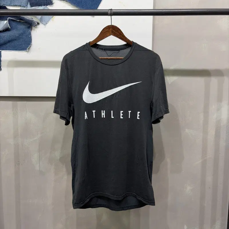 (100) 나이키 캐주얼 스포츠 빅스우시 기능성 반팔 티