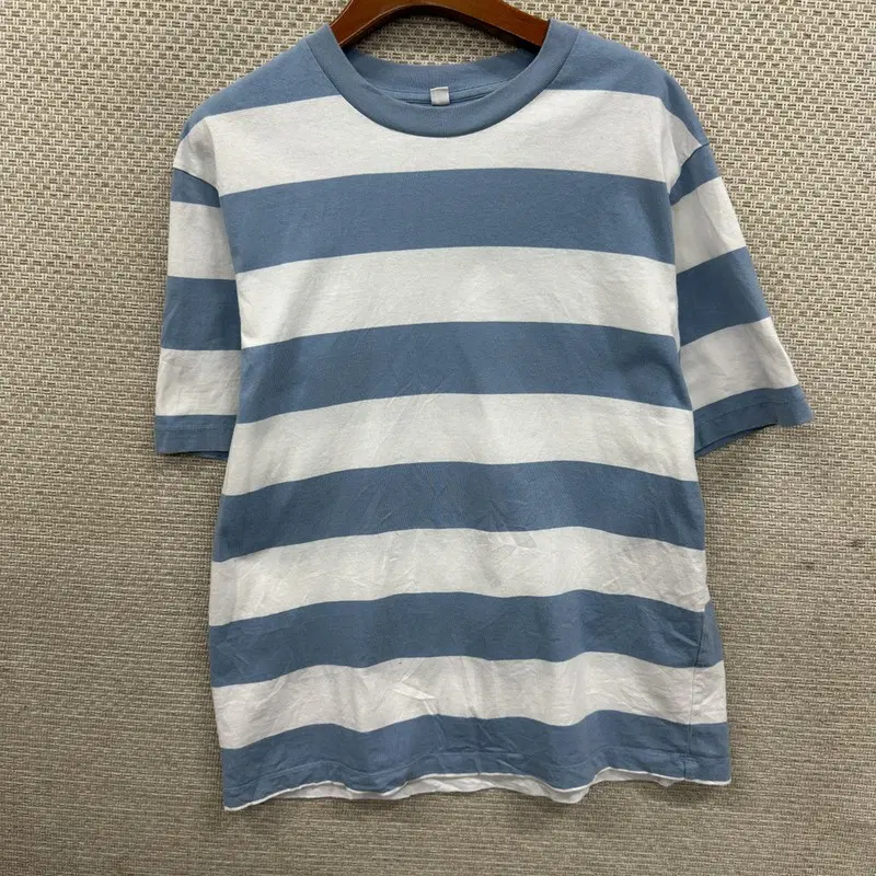 유니클로 반팔티 M H00733