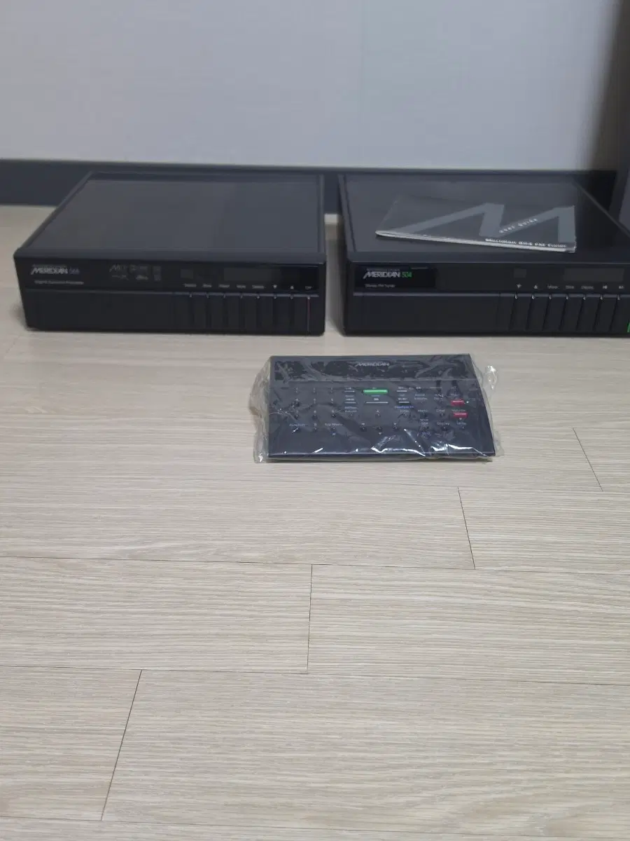 메리디안 568프리앰프 + FM504튜너