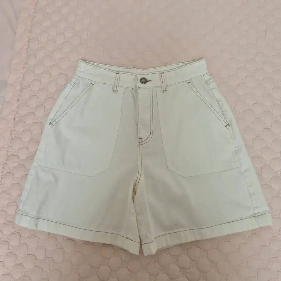 Hazzys 아이보리 화이트 데님 반바지