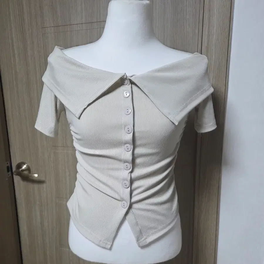 오프숄더 카라 골지반팔