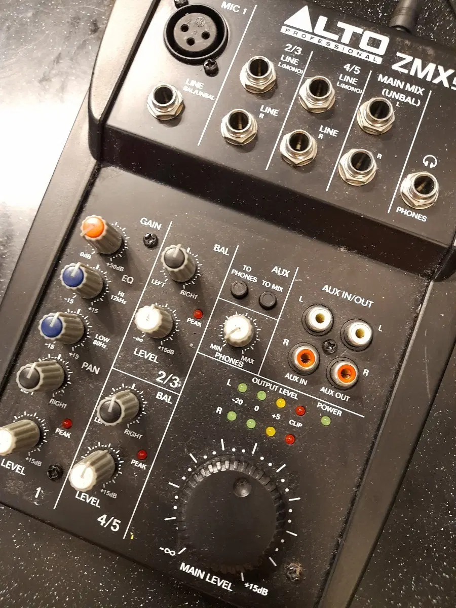 Alto Professional ZMX5 믹서