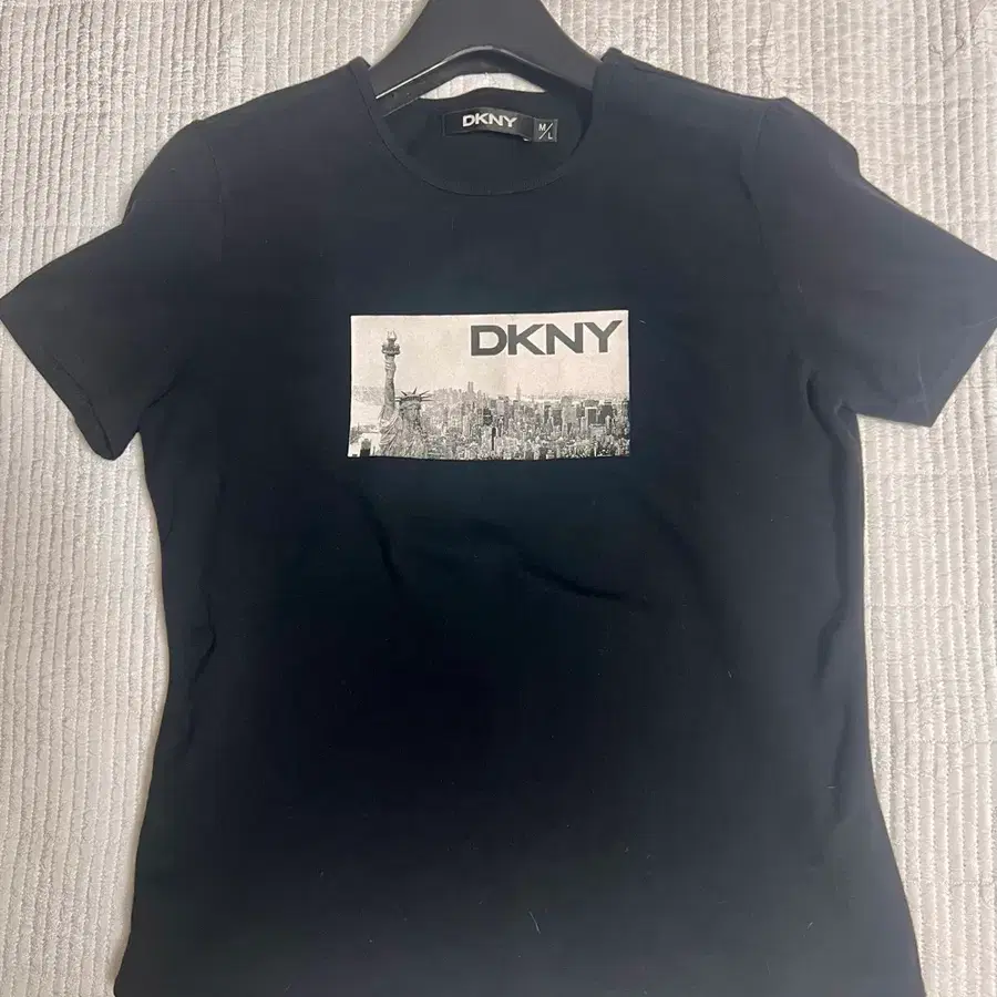 [정품]DKNY 뉴욕 프린팅 반팔 티셔츠 블랙