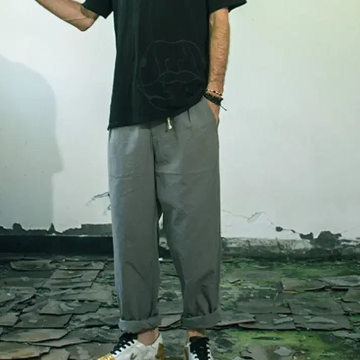 남자 라이트그레이 팬츠