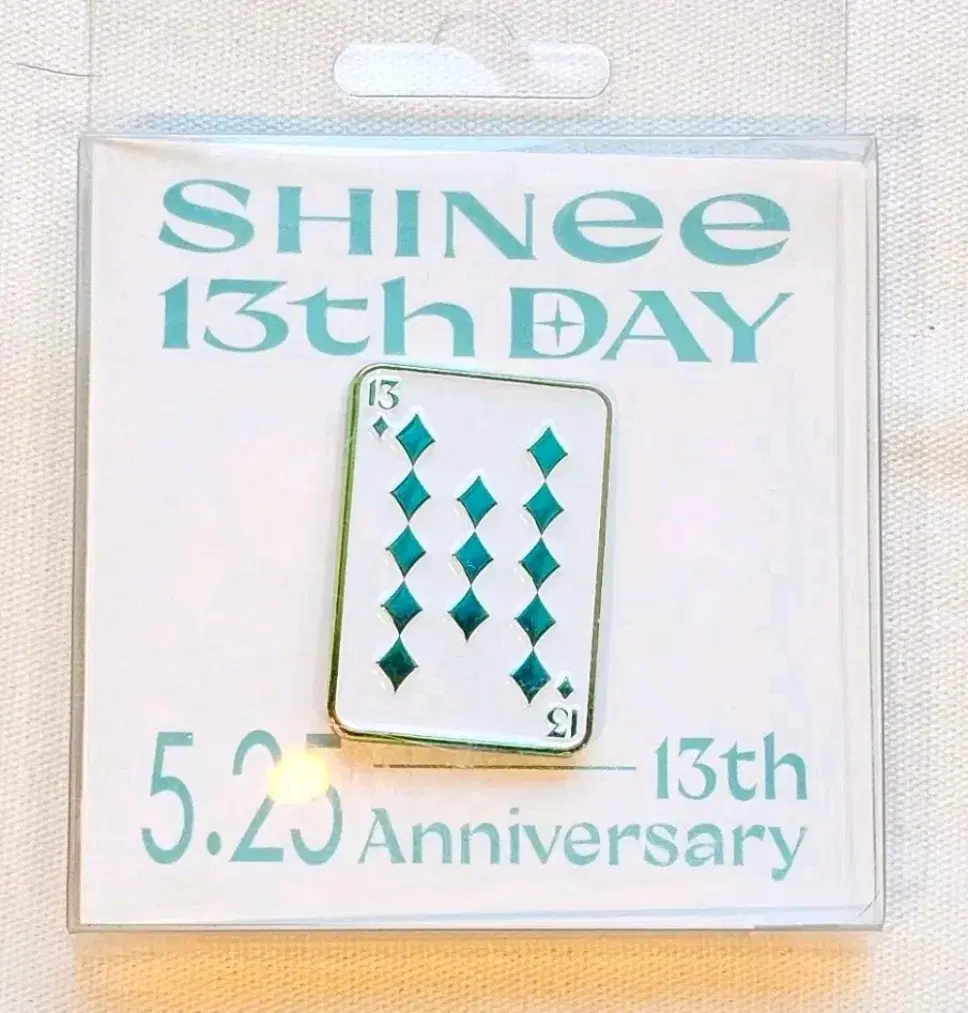 샤이니 13주년 데뷔 기념 MD 홀로그램 뱃지 shinee badge 미개봉 양도