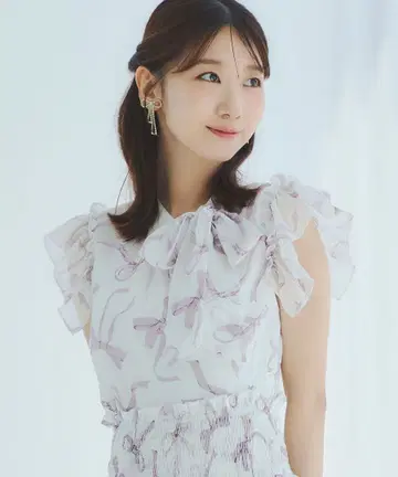 리본 프린트 쉬폰 프릴 블라우스 tocco 새상품 미사용