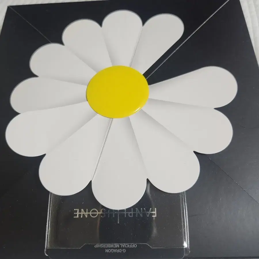 지드래곤 지디 공식 멤버십 1기 팬키트 PETALS OF LOVE PETALS Ver.