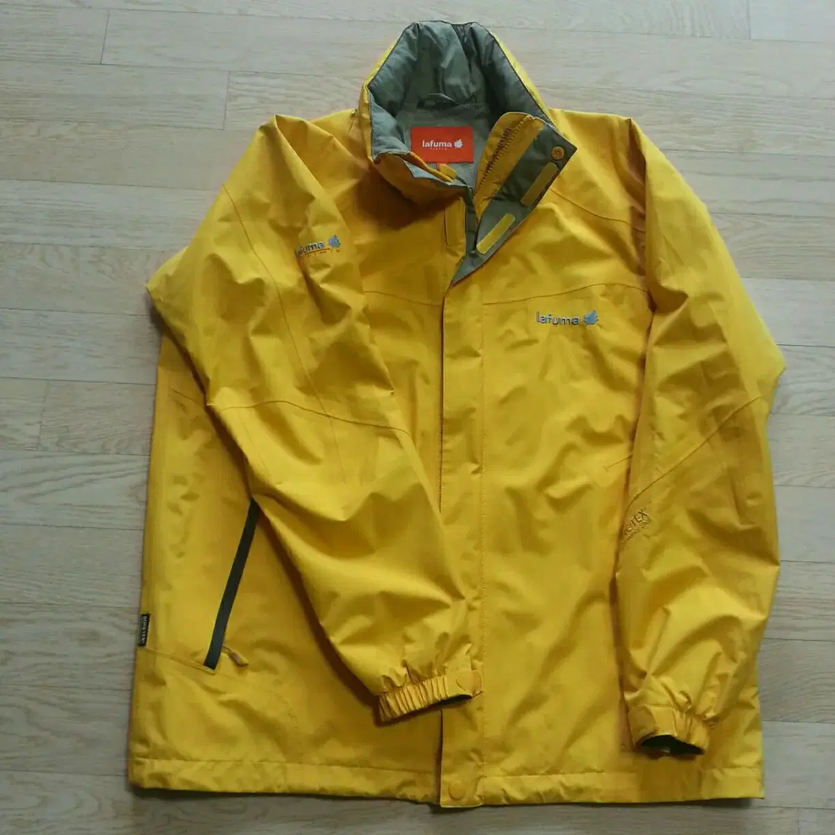 La Puma Gore-Tex .100. Package. Price cut