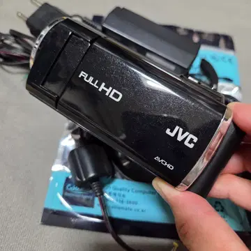 カメラ JVC GZ-E139
