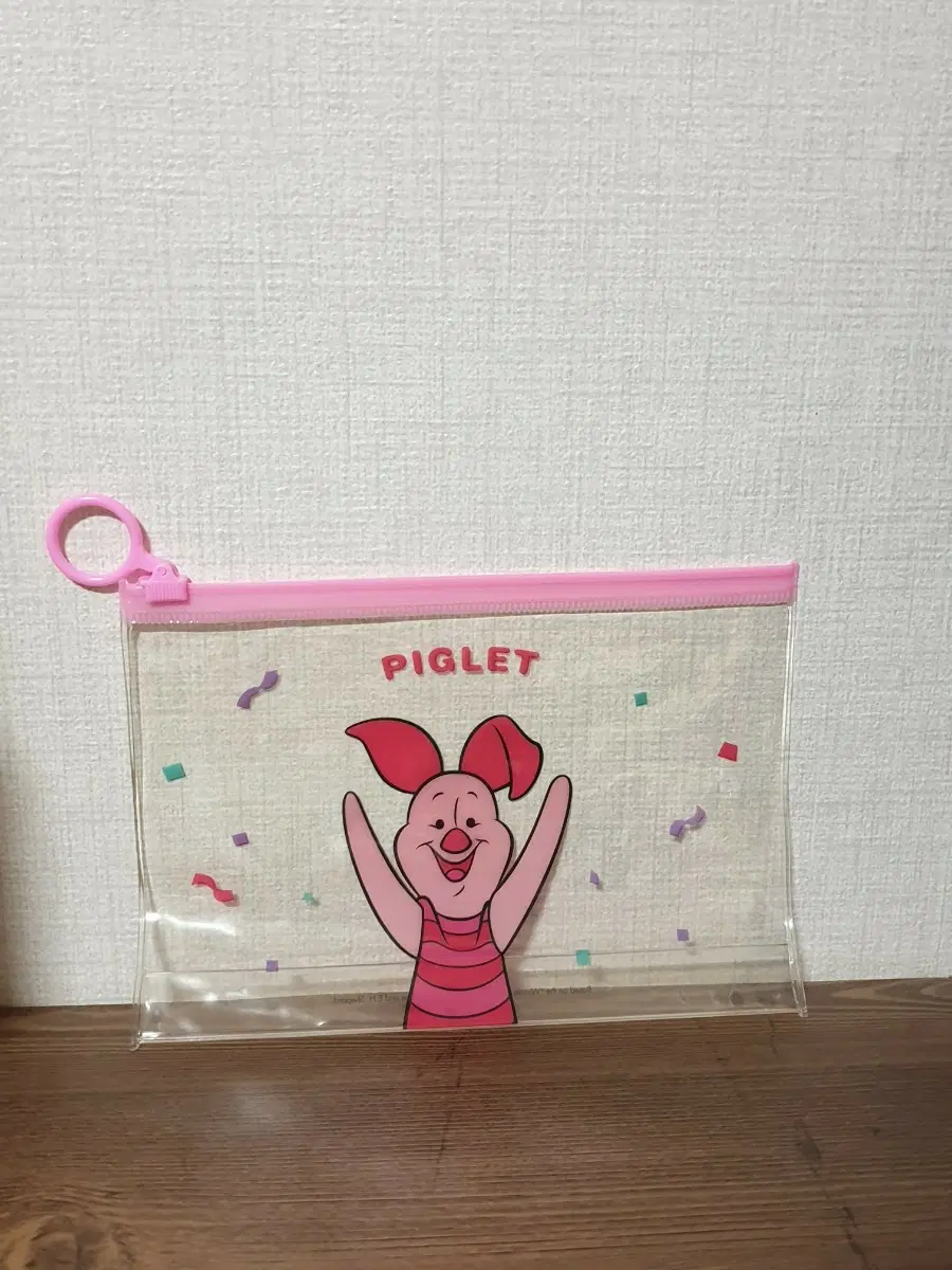 * 피글렛 투명 파우치 PVC 위니더푸 곰돌이푸 CGV 씨네샵 굿즈 디즈니 픽사