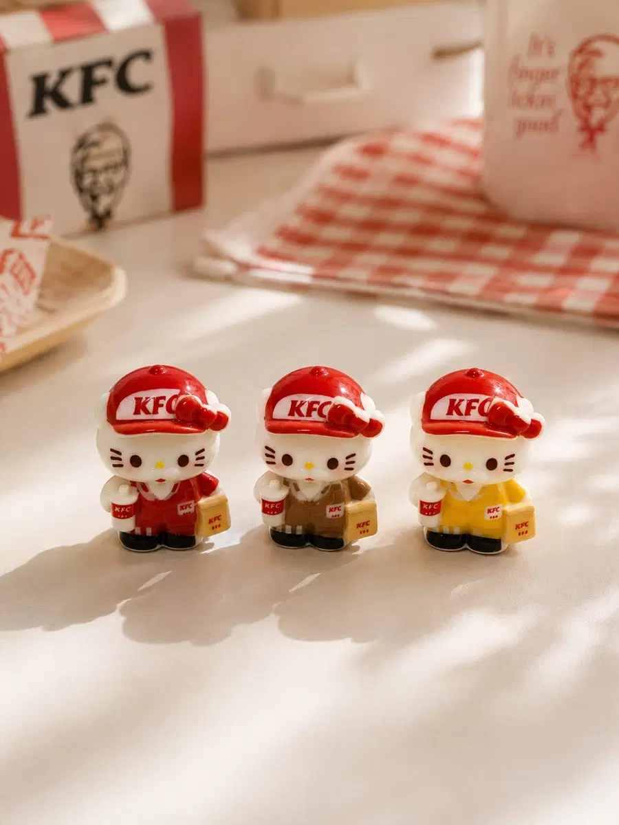 KFC 헬로키티 피규어 3종