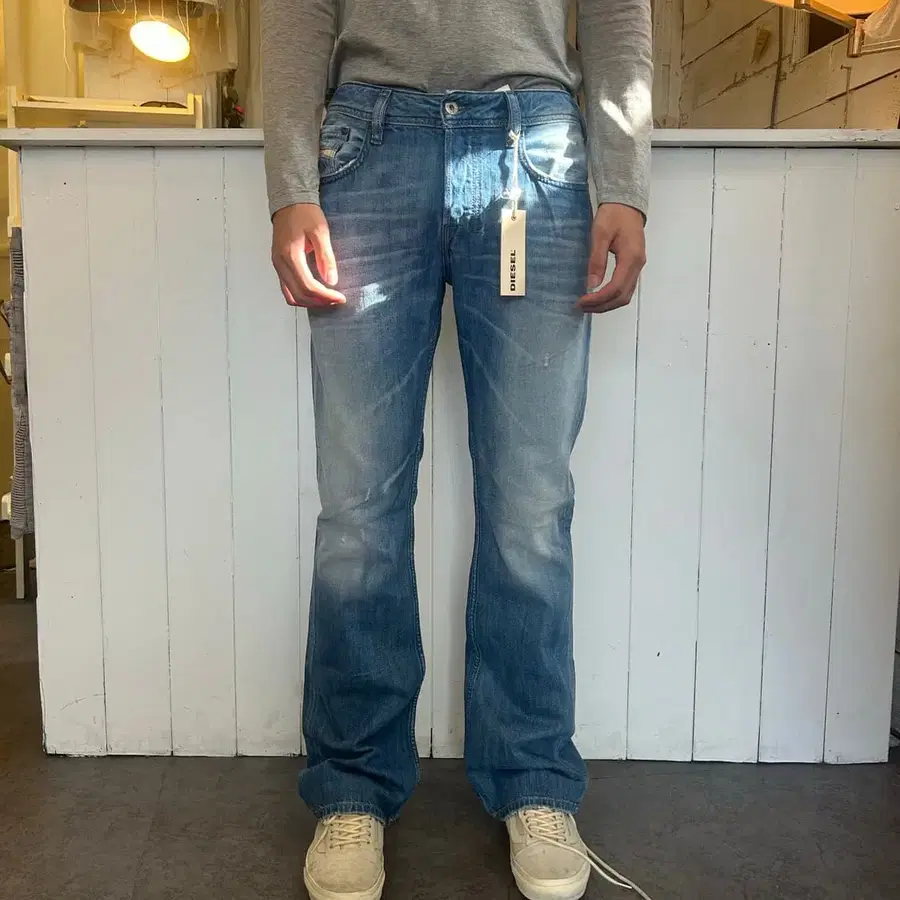 DIESEL ZATINY REGULAR-BOOTCUT