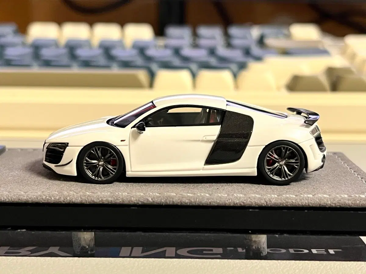 [gryningday] 1:64 아우디 r8