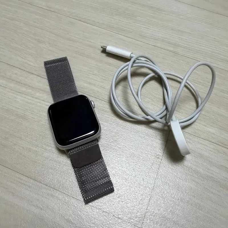애플워치 SE 2 44mm 실버 알루미늄 GPS