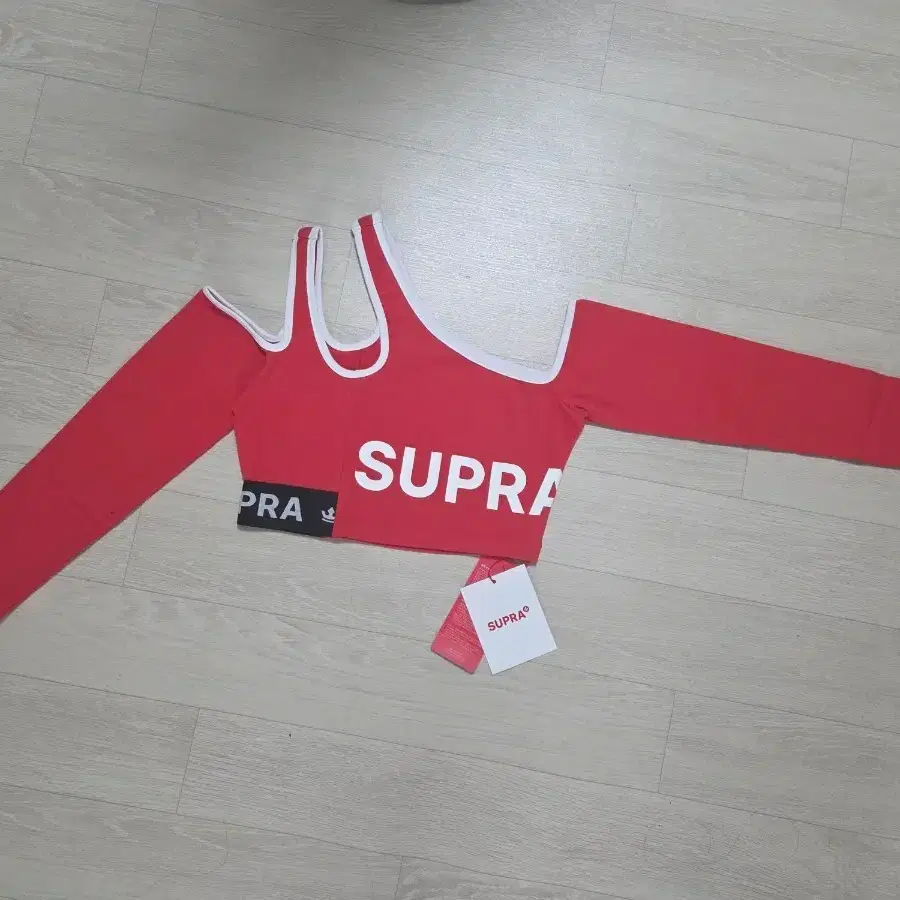 SUPRA 크롭티 레드