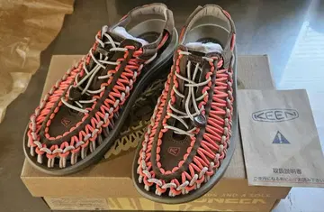 KEEN UNEEK DARK EARTH/RED CLAI