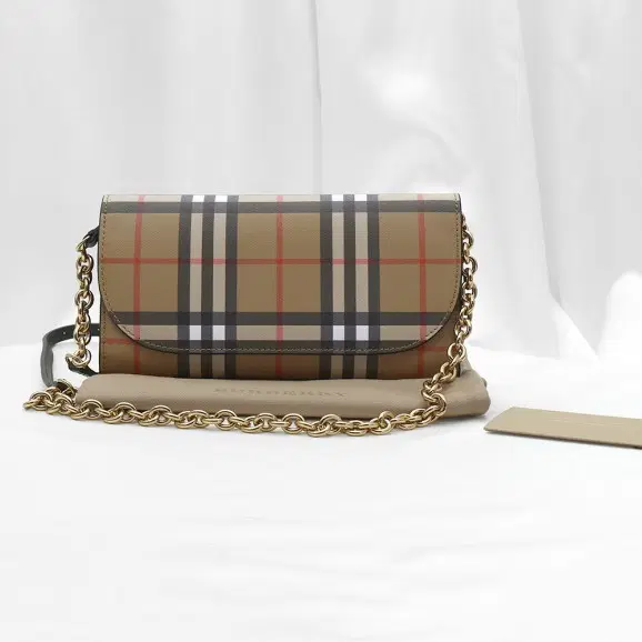 Burberry(버버리) 4073220 헤이마켓 체크 헨리 체인 월렛 크로스백