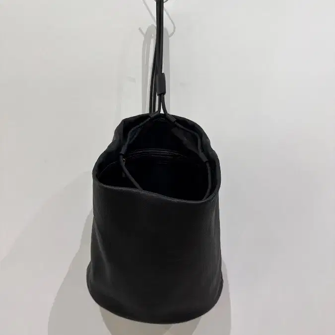 [Free] 더 로우 조 레더 백팩