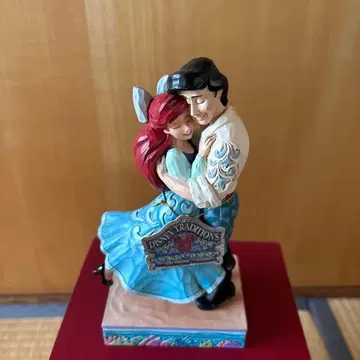 Disney Traditions 아리엘 & 에릭 피규어 Enesco
