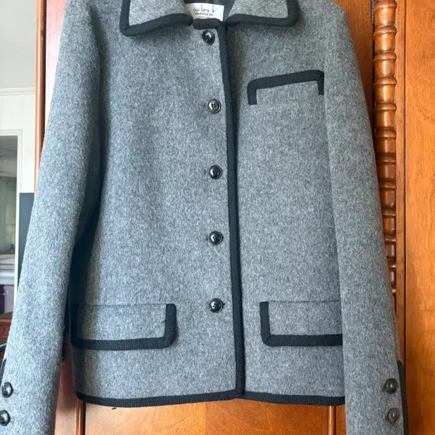 위라라 자켓