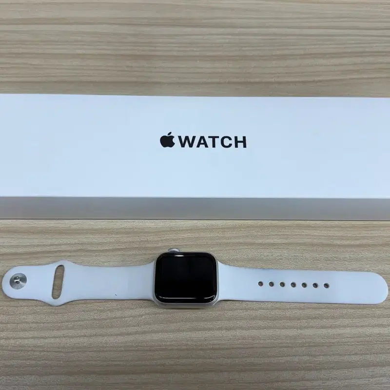 애플워치 SE 2세대 실버 색상 40mm