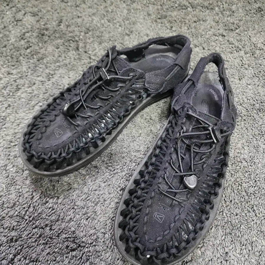 킨  keen 샌들 블랙 280사이즈