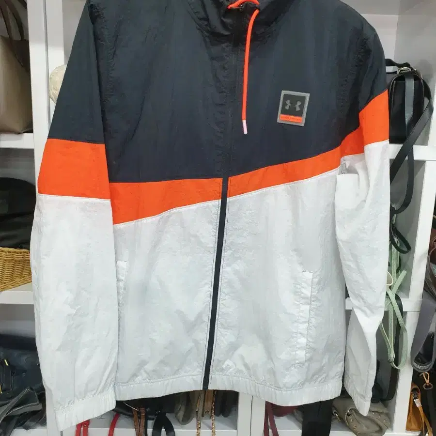 언더아머 자켓 XL 사진참고