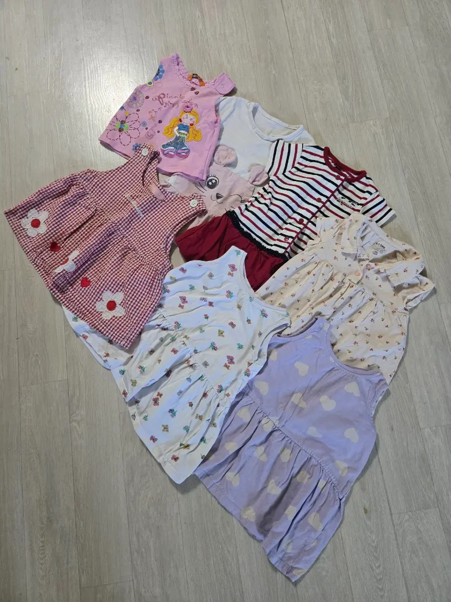 유아 면원피스 6장 과 티1장 일괄