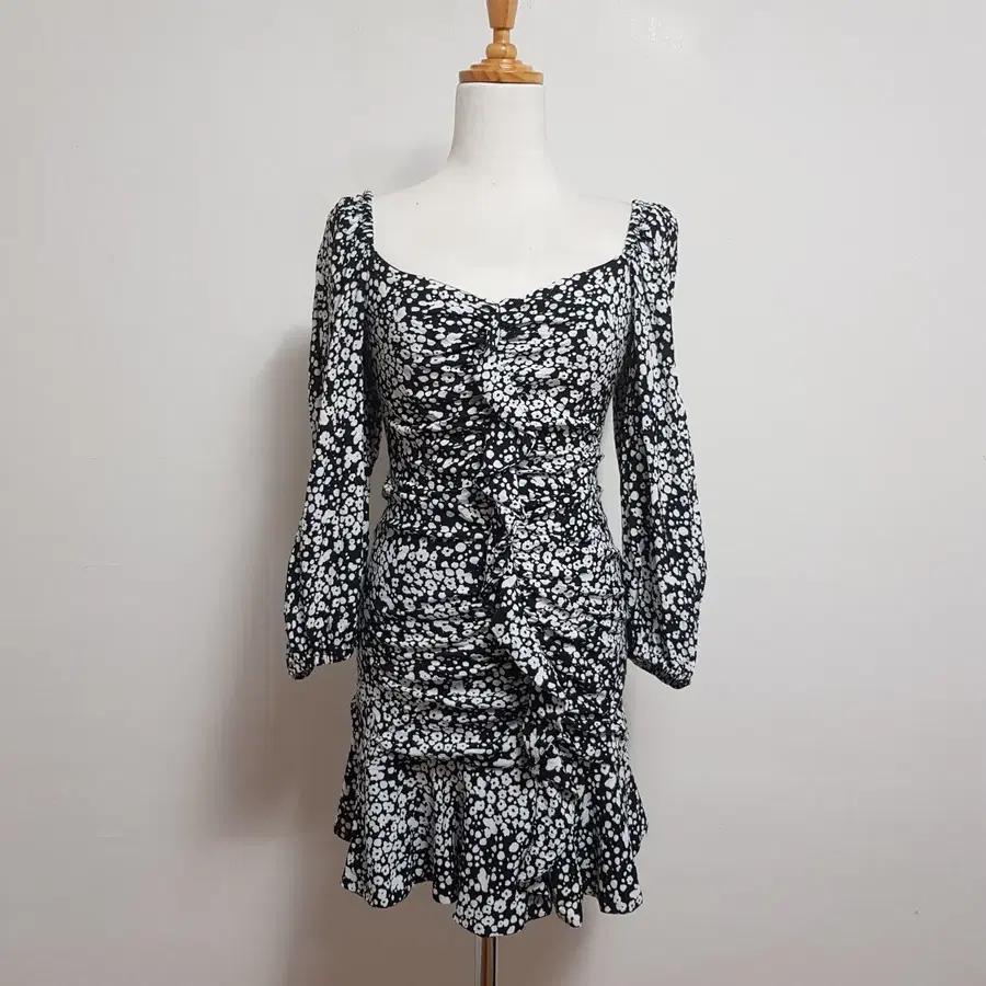 6577/ZARA 여 S사이즈 블랙원피스/내옷방