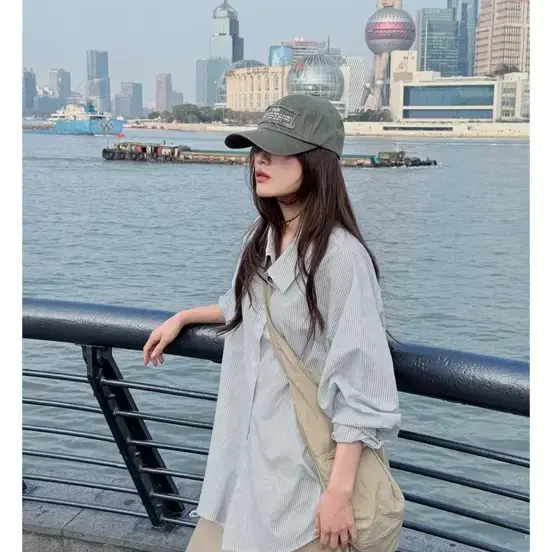 이블렛 세히렌 ST 루즈핏 셔츠