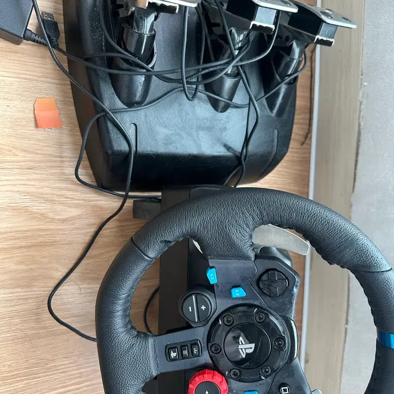로지텍 G29 레이싱 휠 + 페달