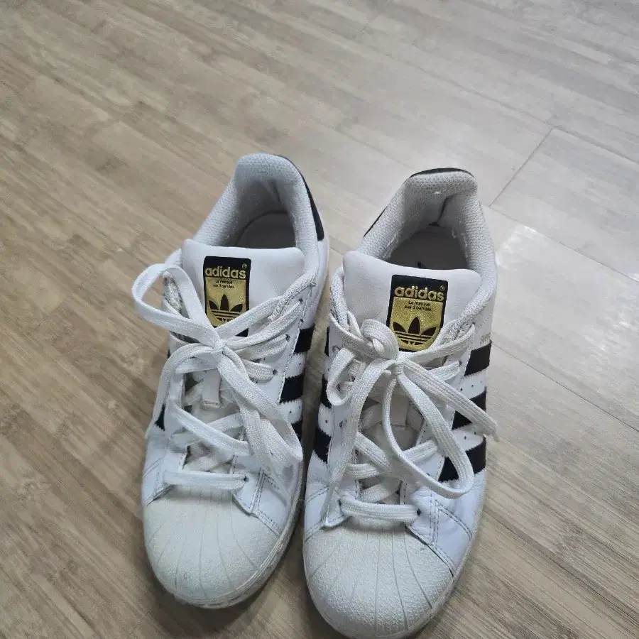아디다스 슈퍼스타 흰색 블랙 삼선 운동화
