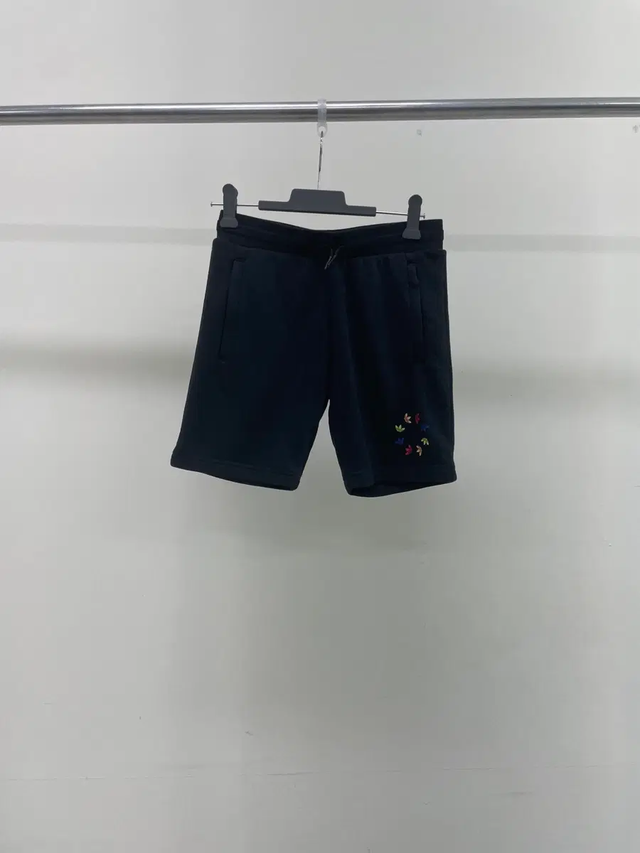 [130] 아디다스 키즈 면 반바지