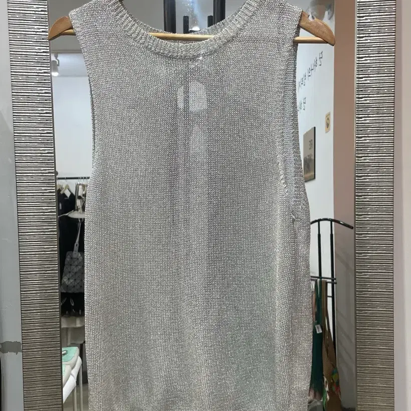 H&M 실버 메탈릭 니트 민소매 EUR 36