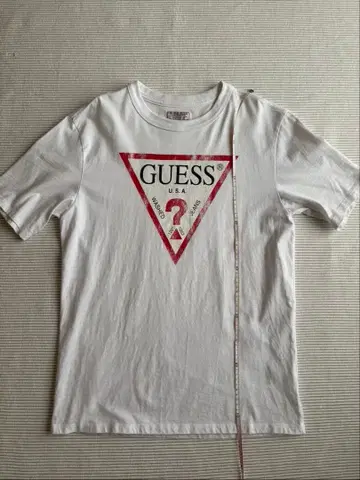 GUESS T셔츠 화이트 로고 프린트 데미지 사양 S 사이즈