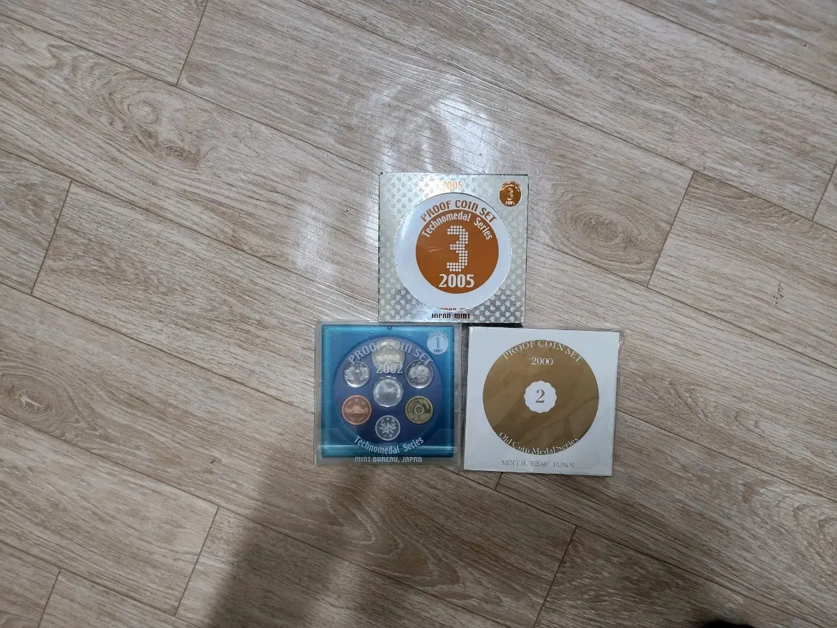 2005 2000 2002 기념주화 세트  3개