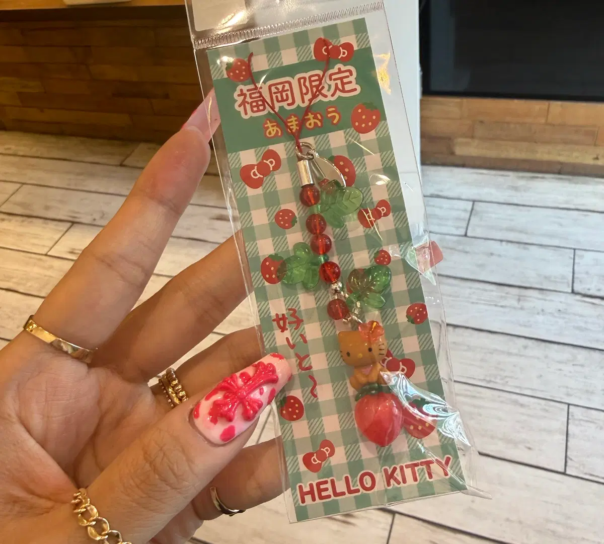 헬로키티 지역 레어 한정 딸기 스트랩