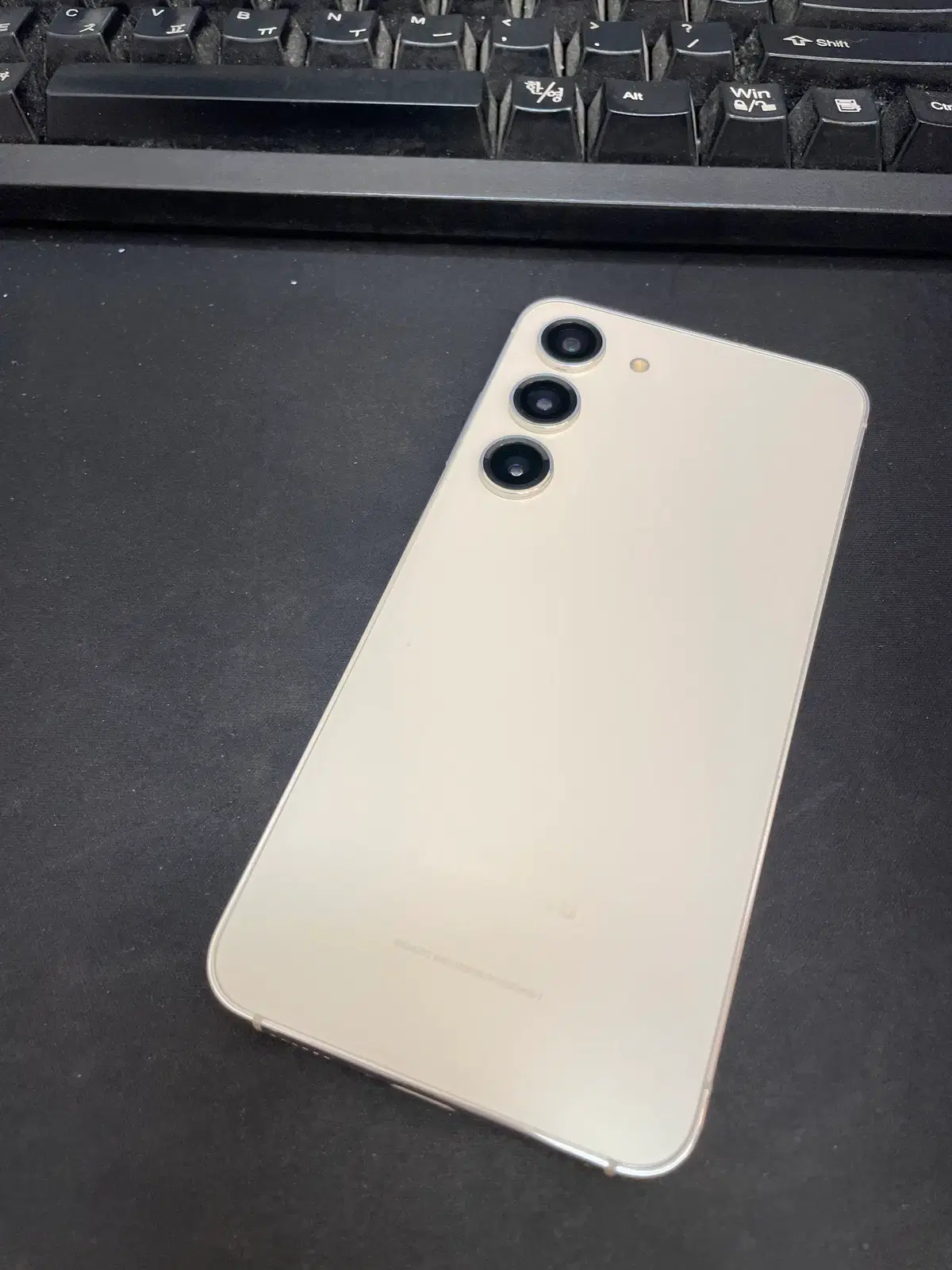 갤럭시S23 크림 256GB 무잔상 상태좋은 중고37만2천팝니다