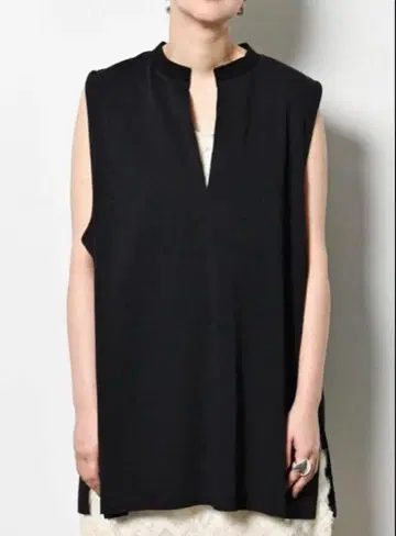 CITY SHOP KEY NECK N-SL 티셔츠 블랙