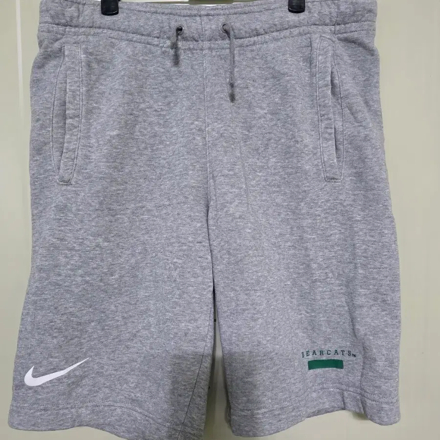 나이키 드라이핏 스웻 반바지 그레이