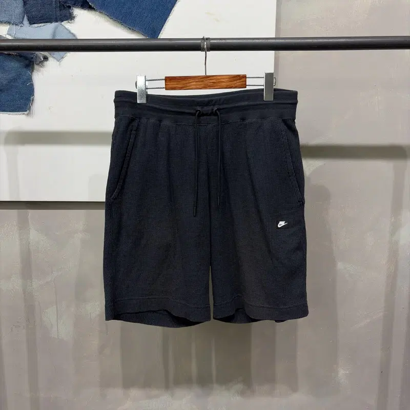 (32~34인치) 나이키 밴딩 로고 숏팬츠 반바지