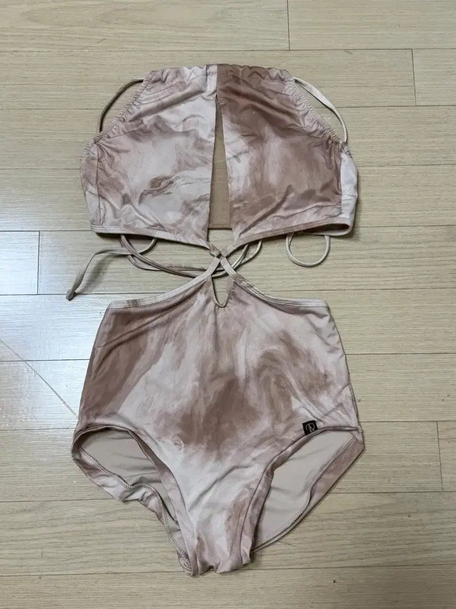 포리즈 포인세티아 나염 폴웨어
