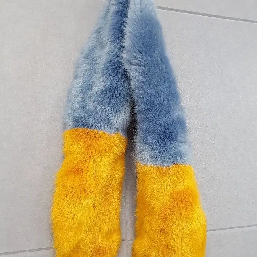 #ZARA 퍼 배색 목도리